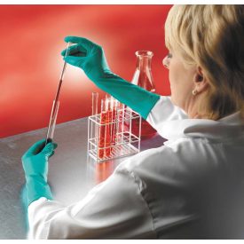   TOUCH N TUFF 92-605 nitril, púdermentes, egyszer használatos zöld antisztatikus munkavédelmi kesztyű sodrott széllel. 30 cm.